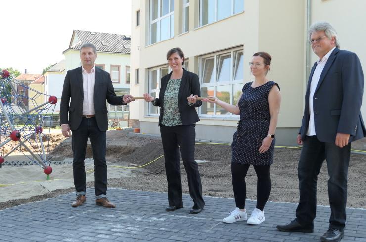 Staffelstab-Übergabe und freie Plätze im Hort St. Nikolaus | diakonie ...